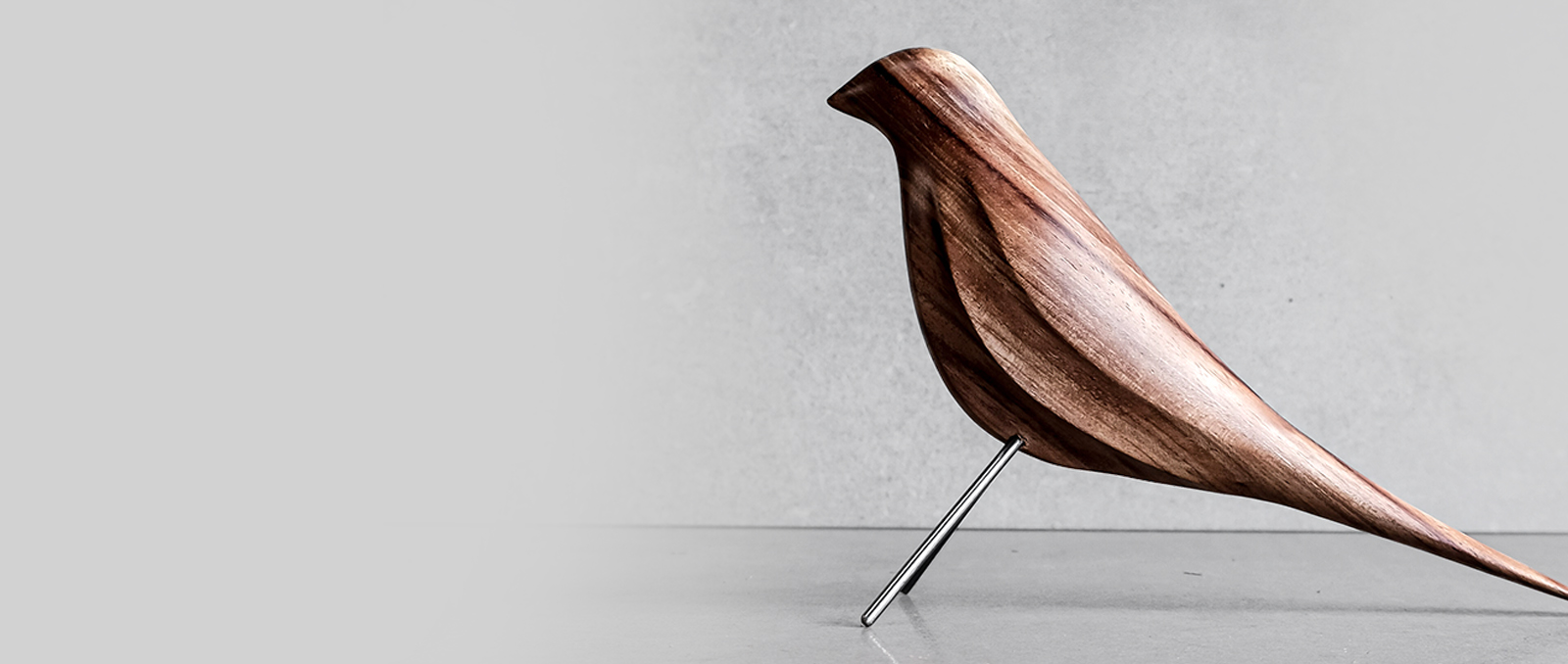 Curved breast wooden blackbird
